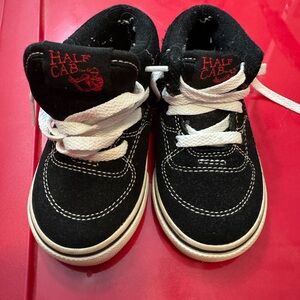 VANS TODDLER HALF CABS SIZE 6